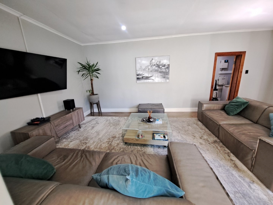 4 Bedroom Property for Sale in Lansdowne Western Cape